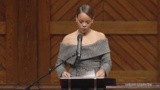Ein Herz aus Gold: Rihanna hält bewegende Rede an Uni
