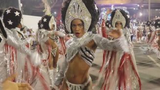 Knete, Kostüme, Kondome: Rios Samba-Karneval in Zahlen