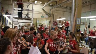 Grandioses Fabrik-Konzert: Royale Orgel wird getestet